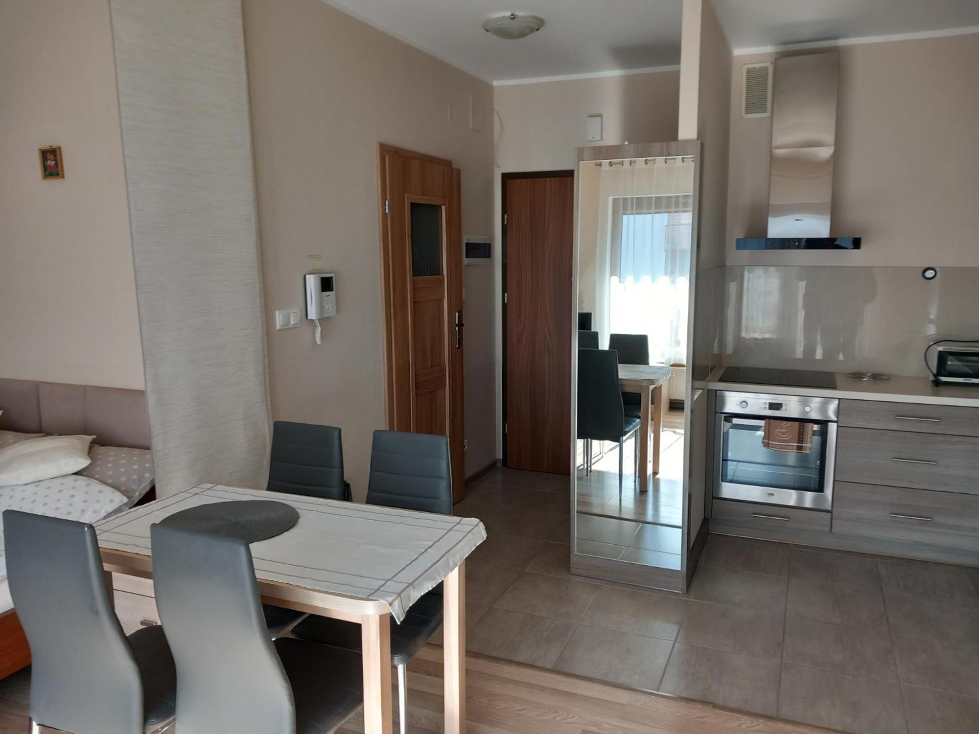 Apartament Jelenia Gora - Cieplice Esterno foto