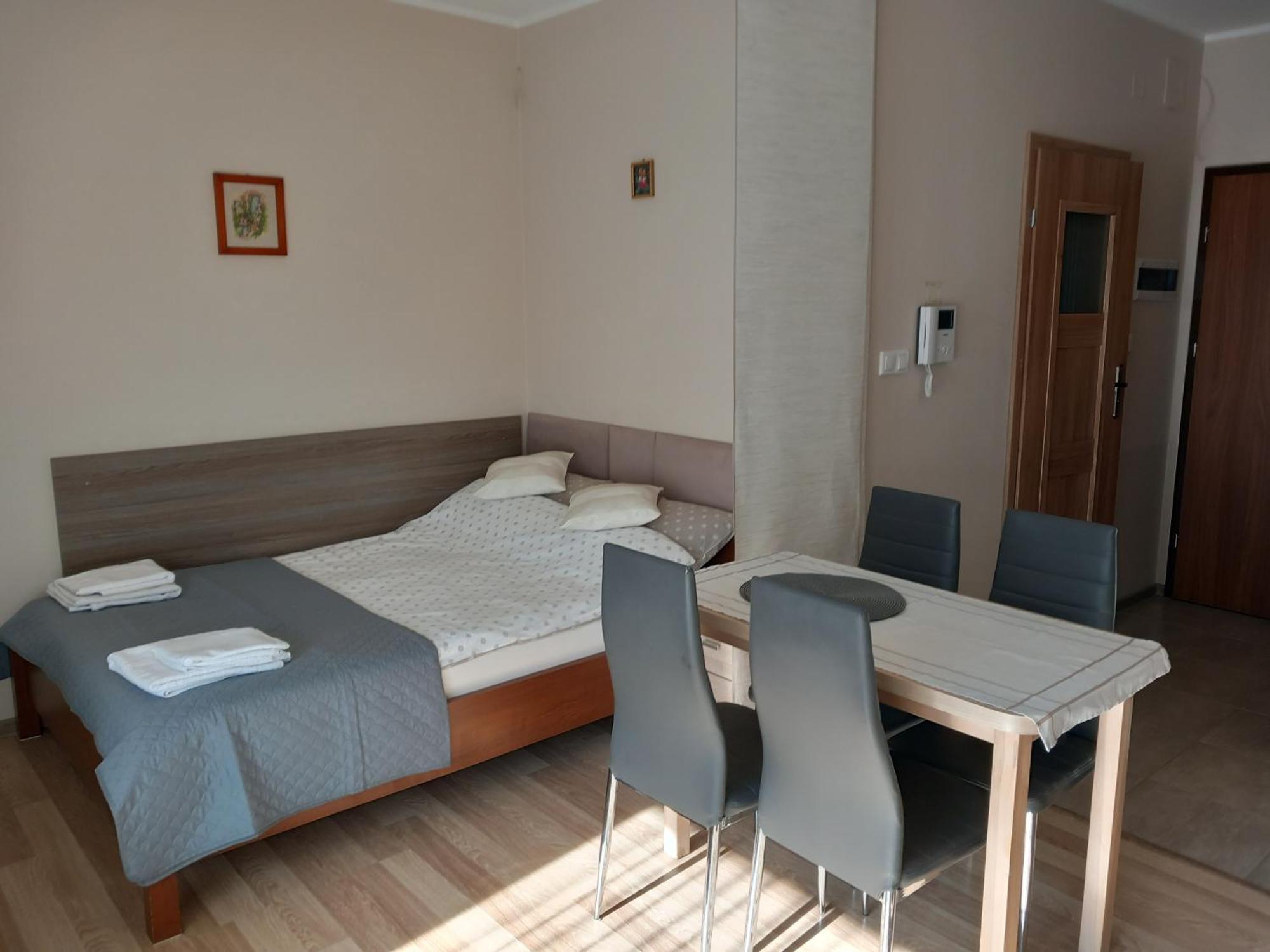 Apartament Jelenia Gora - Cieplice Esterno foto