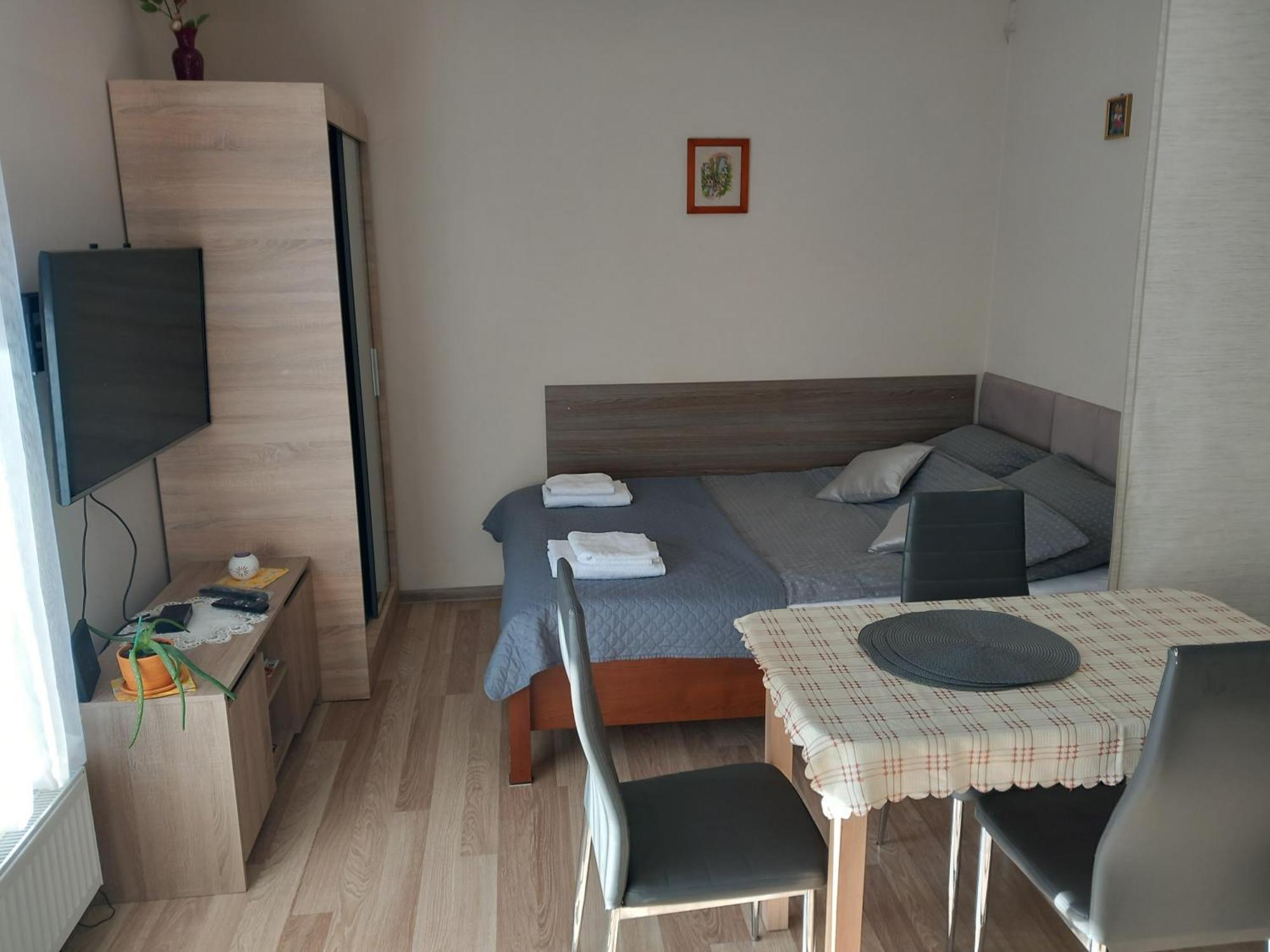 Apartament Jelenia Gora - Cieplice Esterno foto
