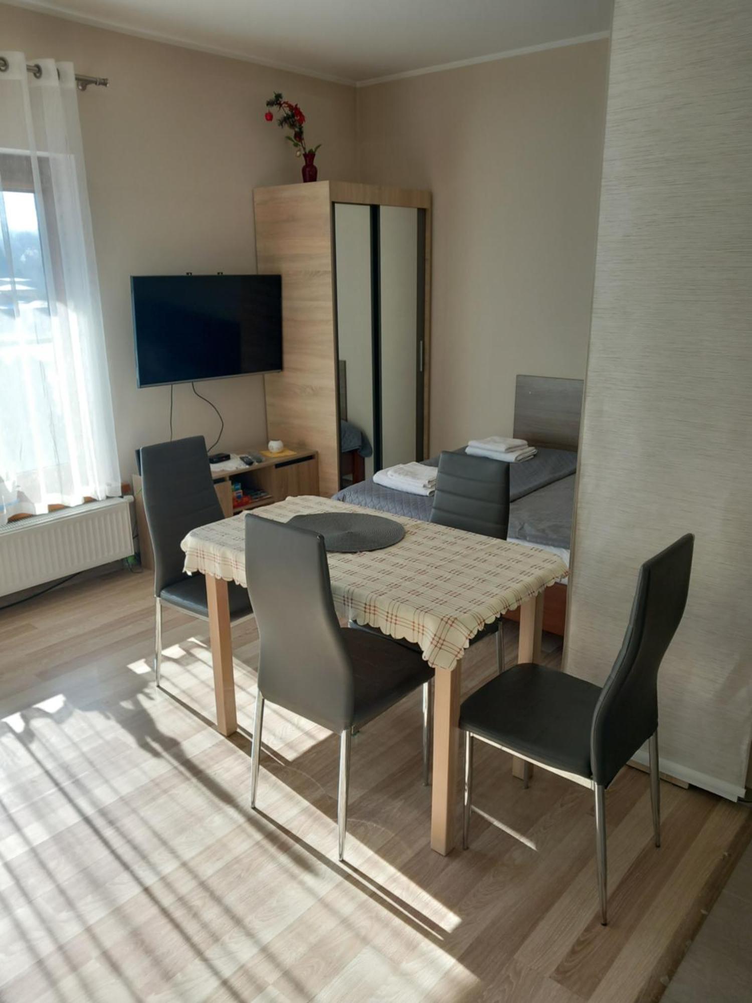 Apartament Jelenia Gora - Cieplice Esterno foto